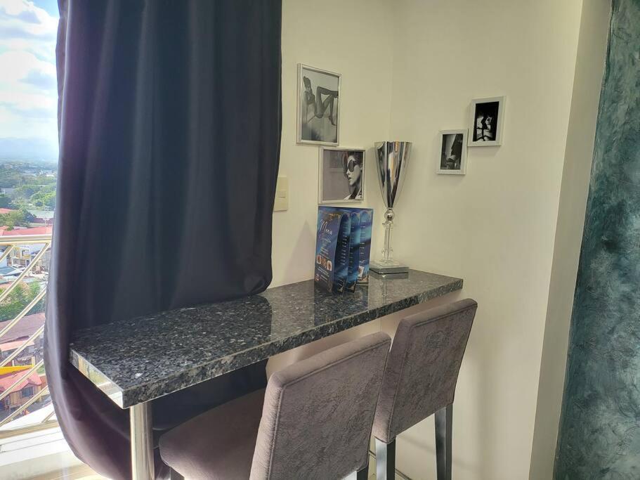 Kandi Tower 3, Premium 1Br With 2Cr & 2 Balcony. Angeles Bagian luar foto